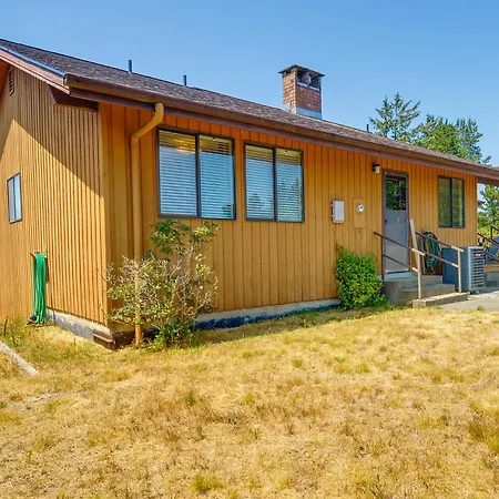 Westport Retreat With Pool Table Walk To State Park Villa